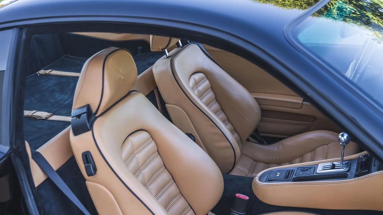 2001 Ferrari 550 Maranello - Image 22 of 31