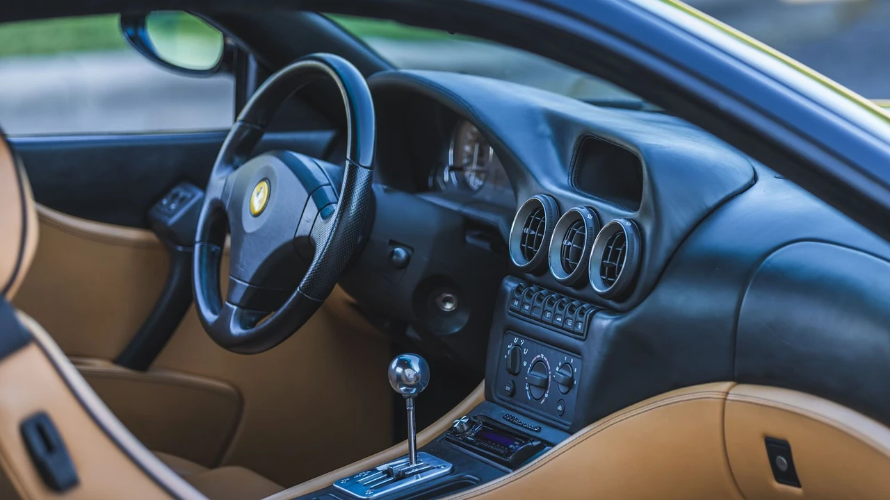 2001 Ferrari 550 Maranello - Image 23 of 31