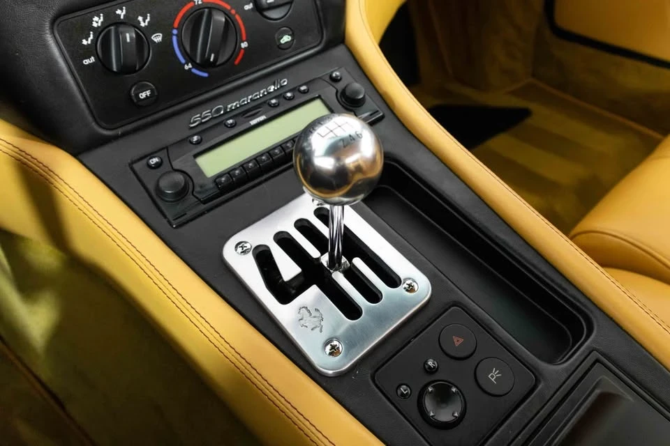 2001 Ferrari 550 Maranello - Image 15 of 20