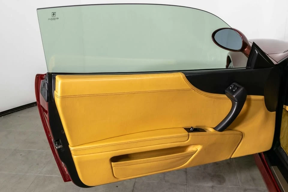 2001 Ferrari 550 Maranello - Image 13 of 20