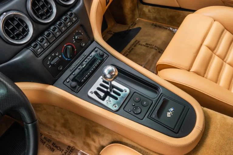 2001 Ferrari 550 Maranello - Image 17 of 20