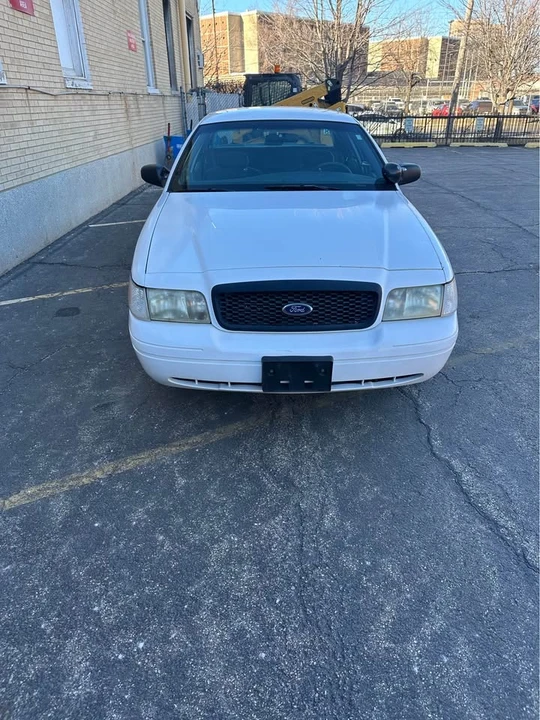 2001 Ford Crown Victoria - Image 2 of 6