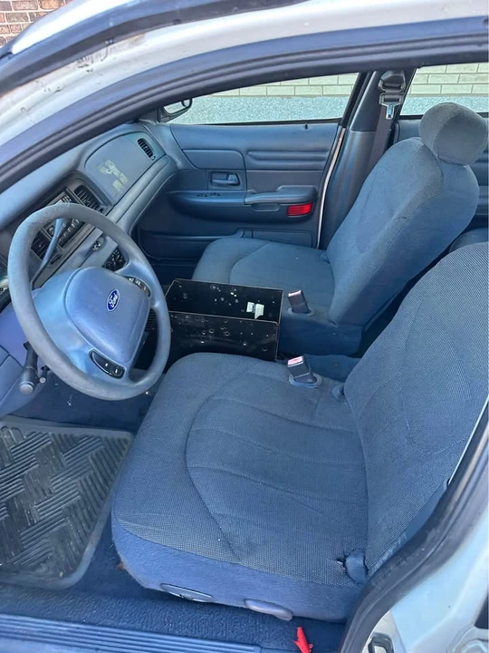 2001 Ford Crown Victoria - Image 5 of 6