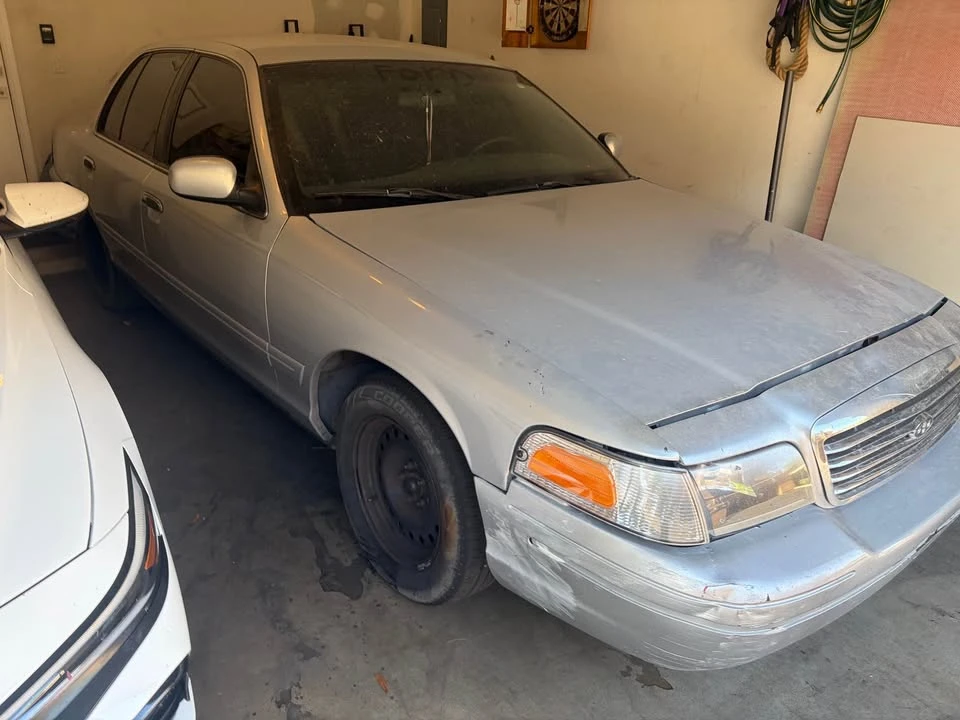 2001 Ford Crown Victoria - Image 3 of 4