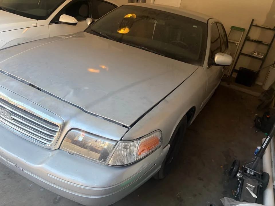 2001 Ford Crown Victoria - Image 2 of 4