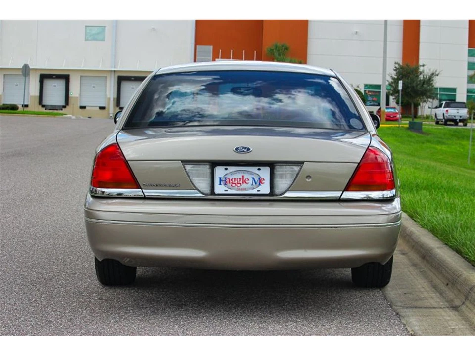 2001 Ford Crown Victoria - Image 5 of 13