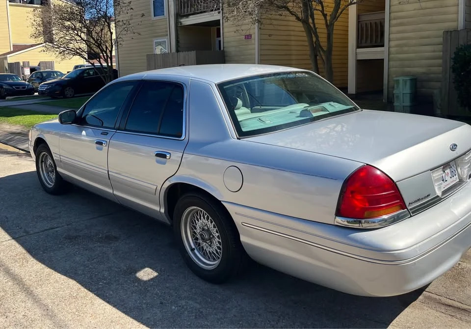 2001 Ford Crown Victoria - Image 3 of 8