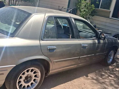 2001 Ford Crown Victoria LX Sport Sedan 4D