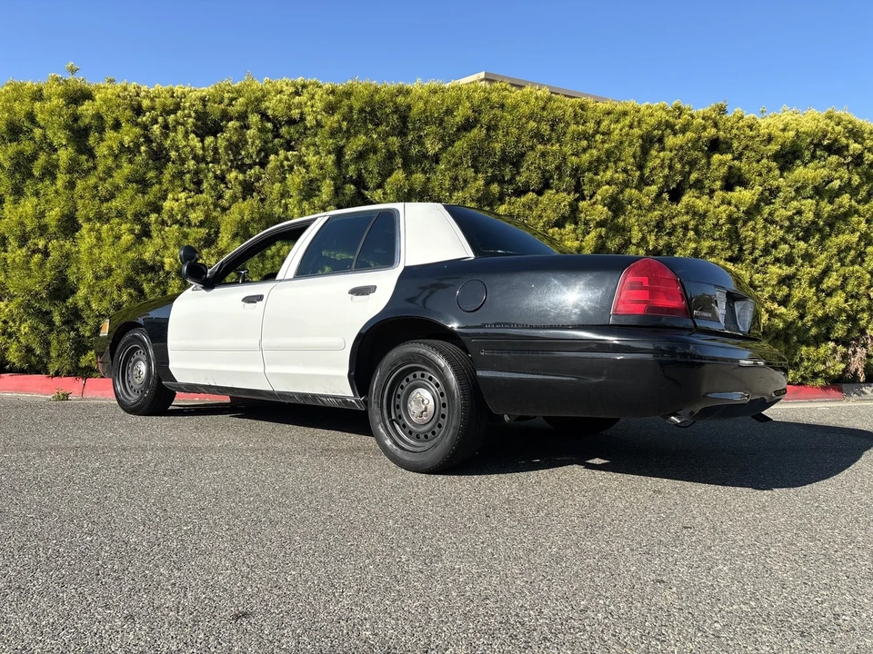 2001 Ford Crown Victoria - Image 5 of 11