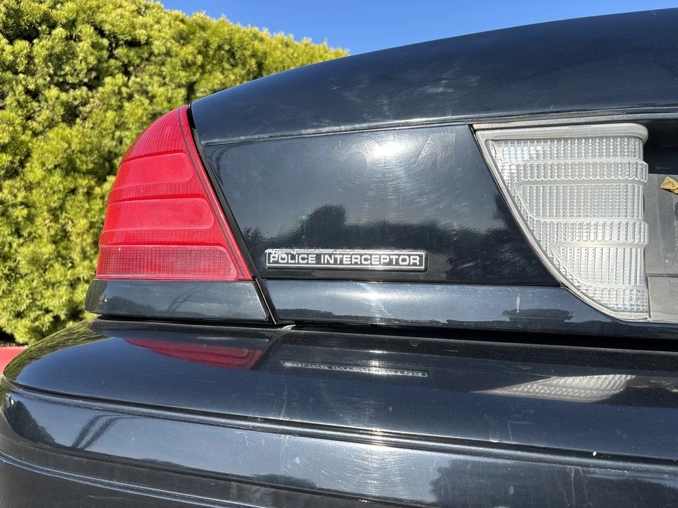 2001 Ford Crown Victoria - Image 4 of 11