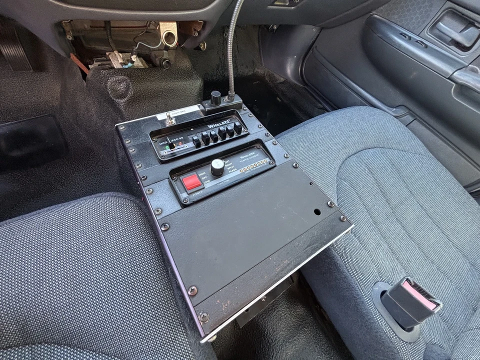2001 Ford Crown Victoria - Image 10 of 11