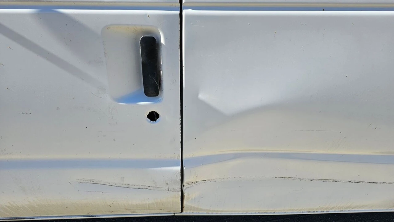 2001 Ford Econoline Van - Image 25 of 27