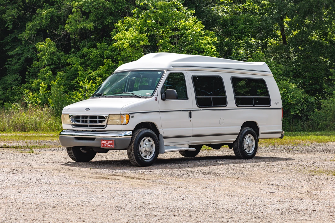 2001 Ford Econoline Van - Image 2 of 31