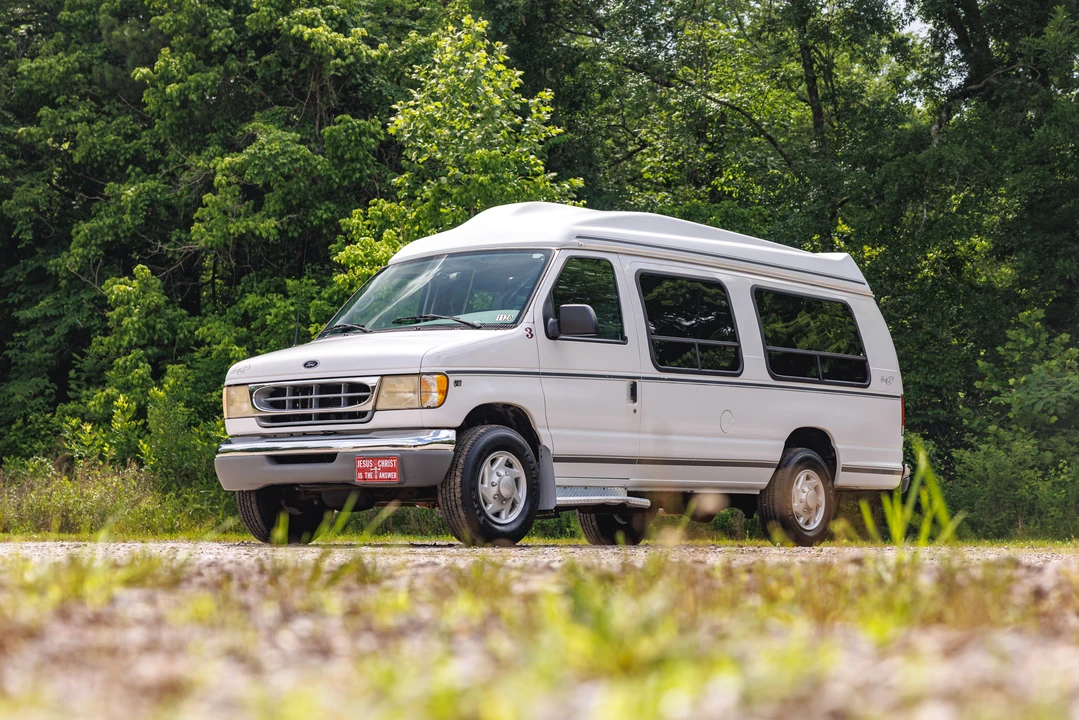 2001 Ford Econoline Van - Image 3 of 31