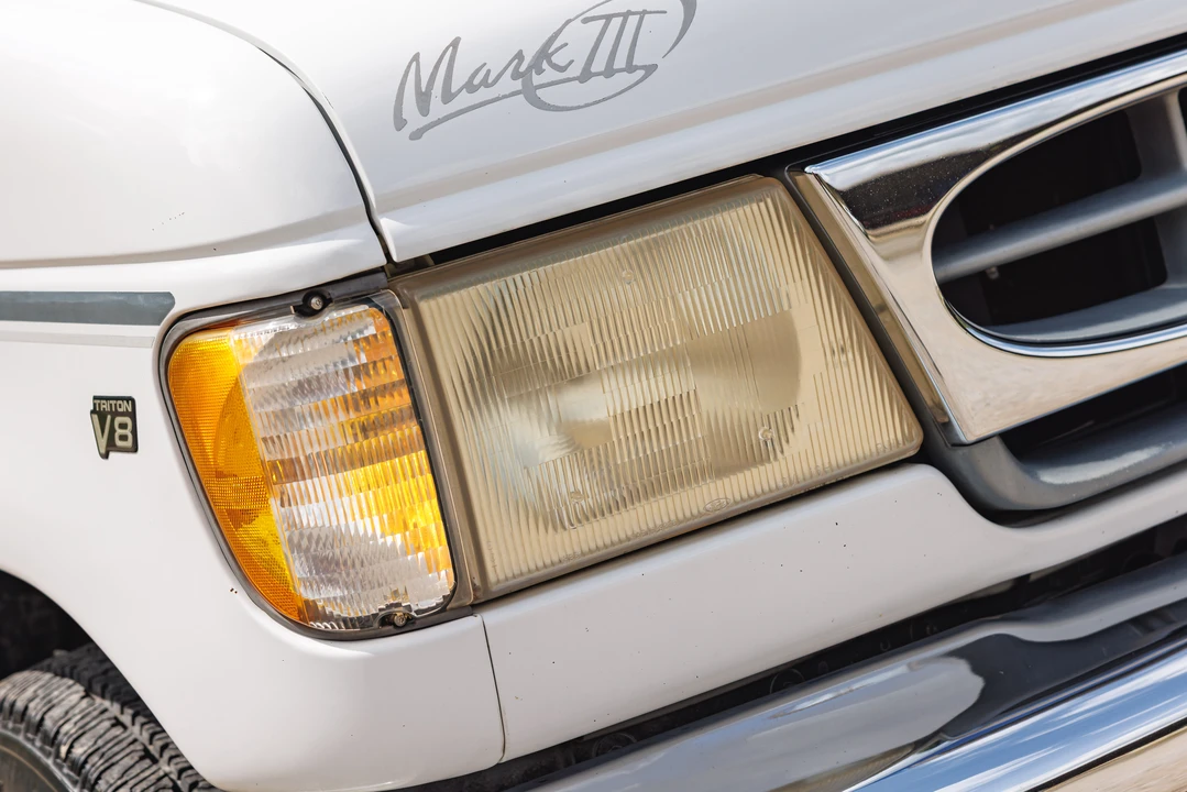 2001 Ford Econoline Van - Image 18 of 31