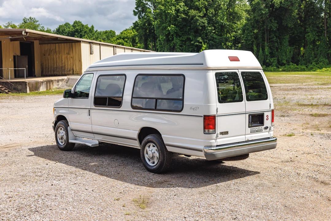 2001 Ford Econoline Van - Image 14 of 31