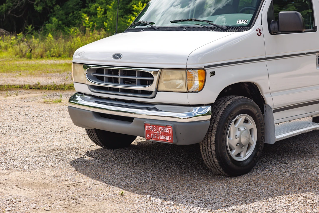 2001 Ford Econoline Van - Image 16 of 31