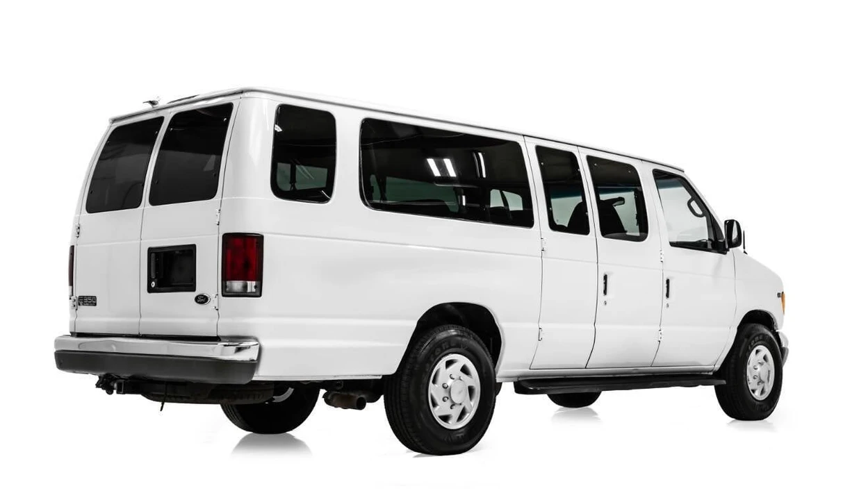 2001 Ford Econoline Van - Image 3 of 12