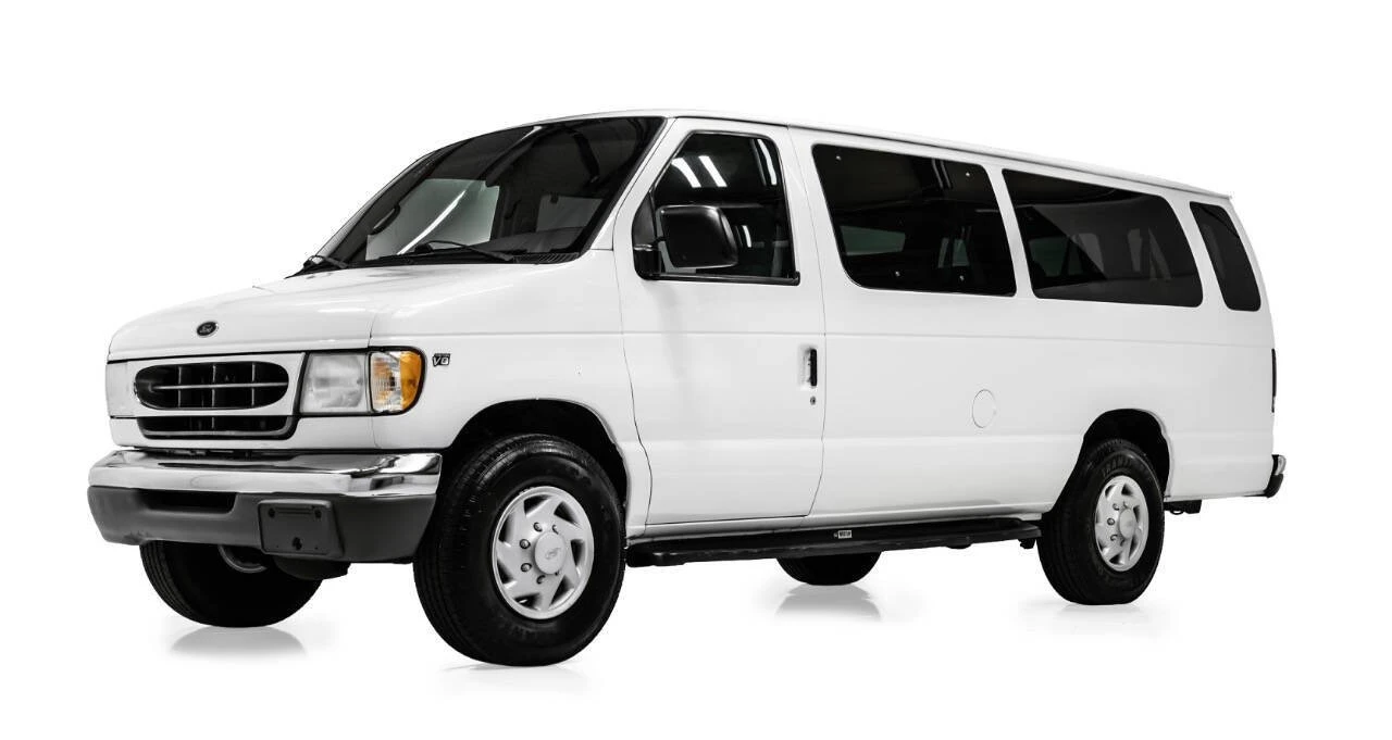 2001 Ford Econoline Van - Image 2 of 12