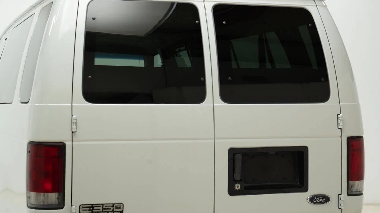 2001 Ford Econoline Van - Image 12 of 12