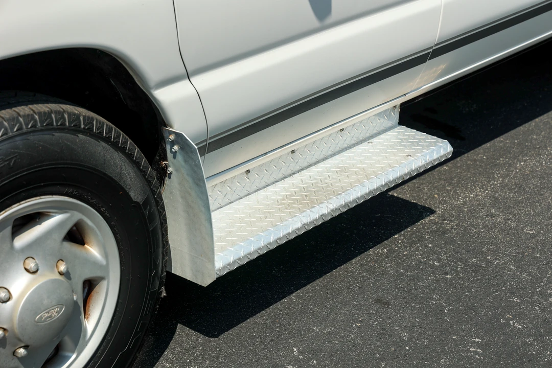 2001 Ford Econoline Van - Image 20 of 31