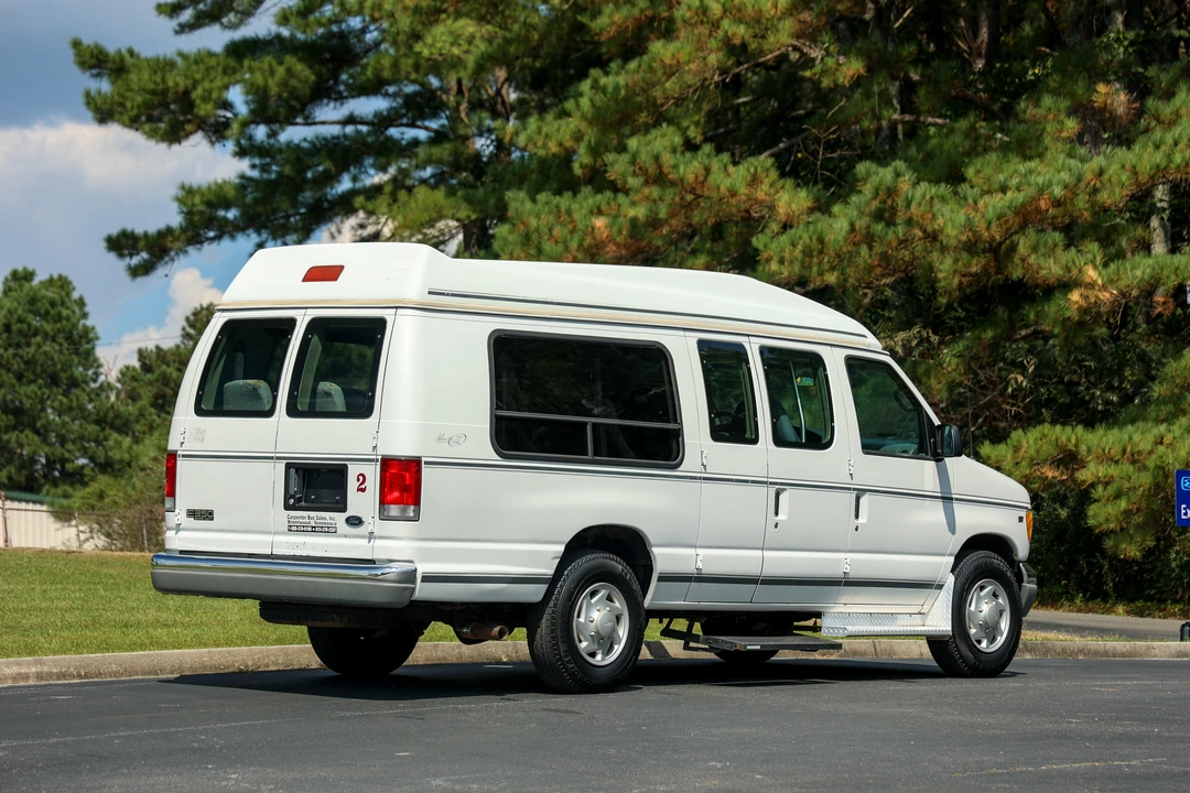 2001 Ford Econoline Van - Image 3 of 31