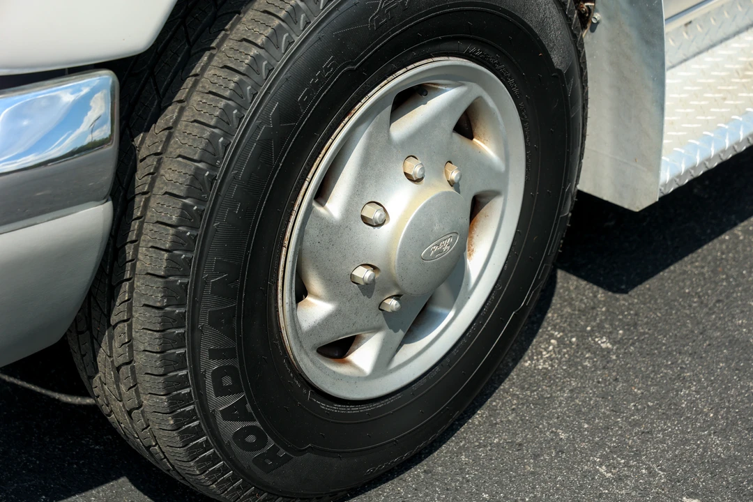 2001 Ford Econoline Van - Image 19 of 31