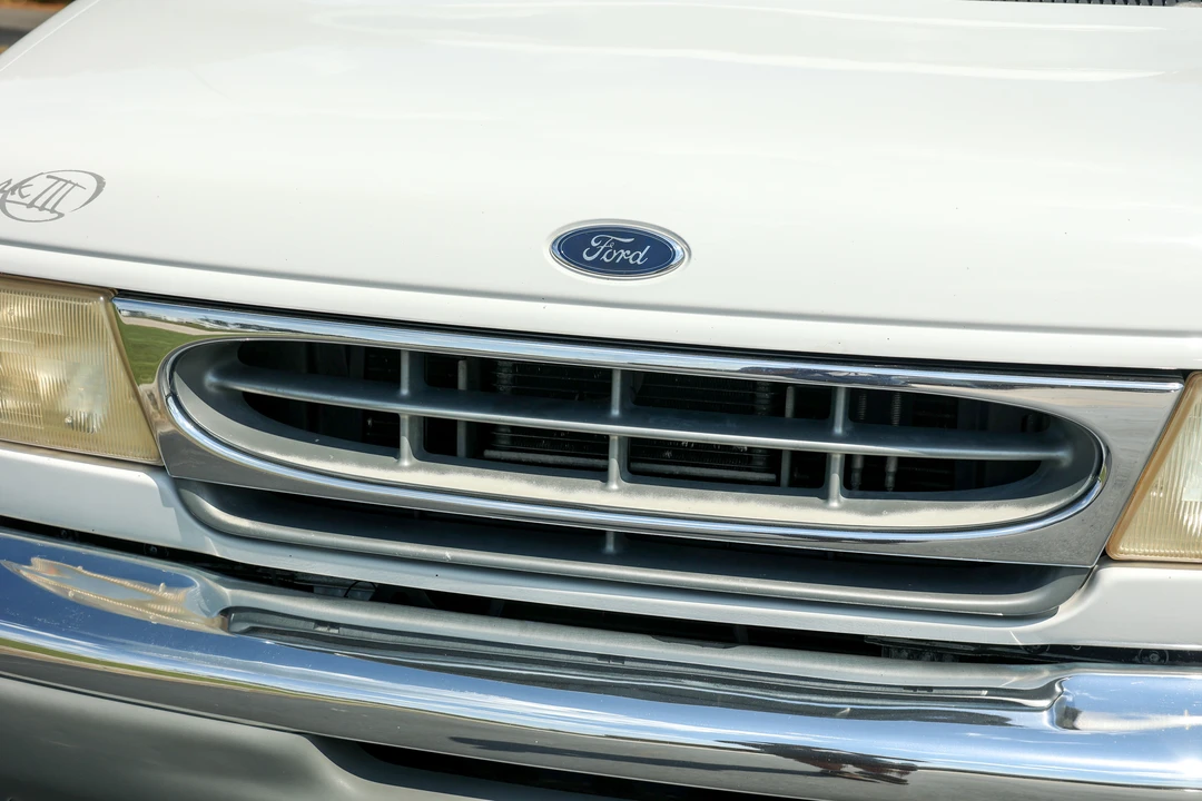 2001 Ford Econoline Van - Image 12 of 31
