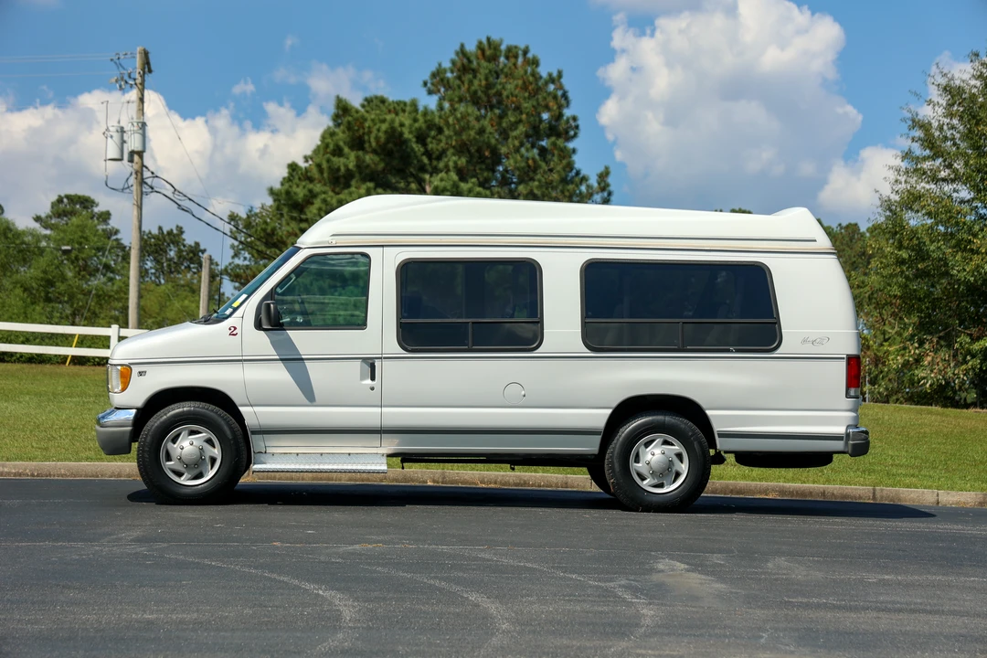 2001 Ford Econoline Van - Image 7 of 31