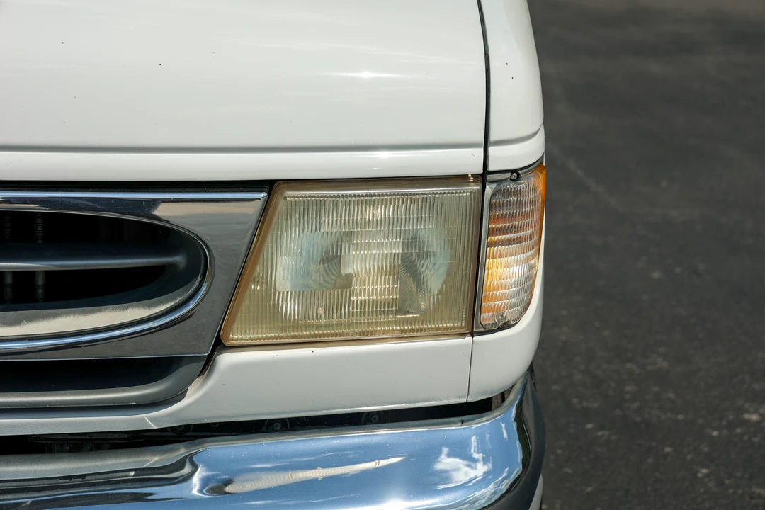 2001 Ford Econoline Van - Image 14 of 31