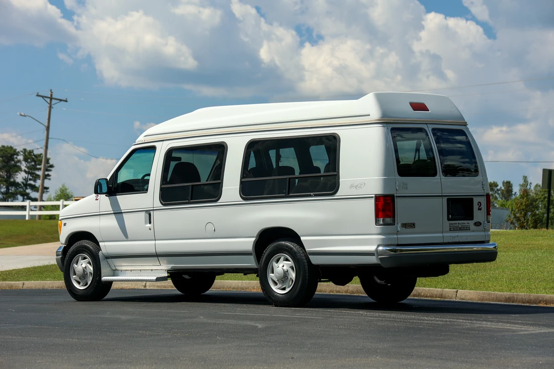 2001 Ford Econoline Van - Image 6 of 31