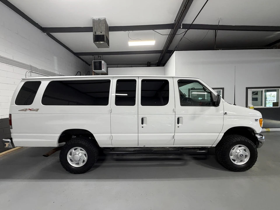 2001 Ford Econoline Van - Image 3 of 18