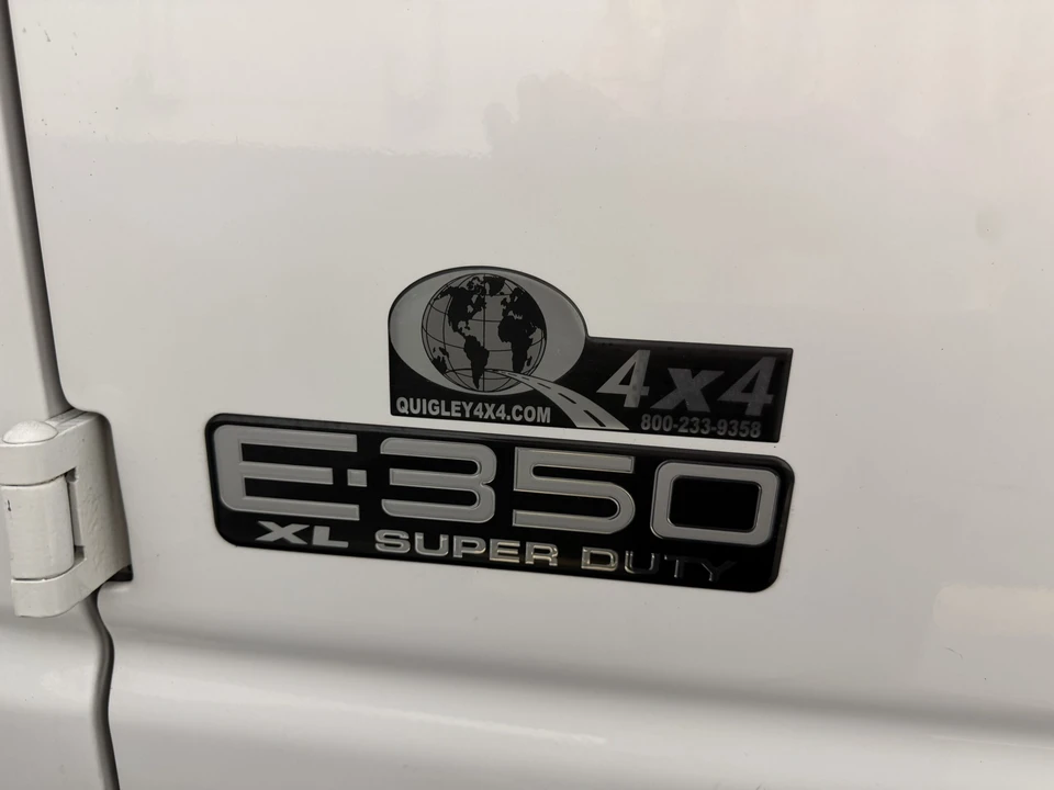 2001 Ford Econoline Van - Image 7 of 18