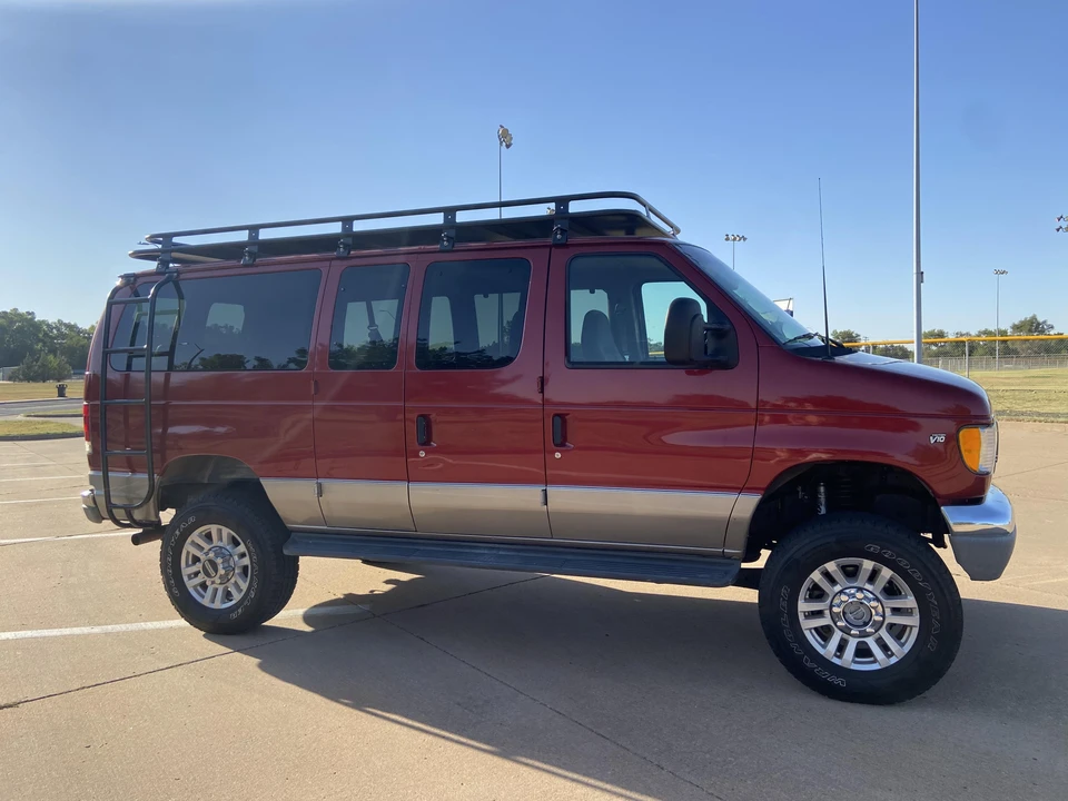 2001 Ford Econoline Van - Image 16 of 31