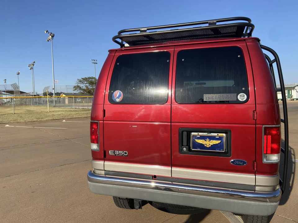 2001 Ford Econoline Van - Image 10 of 31