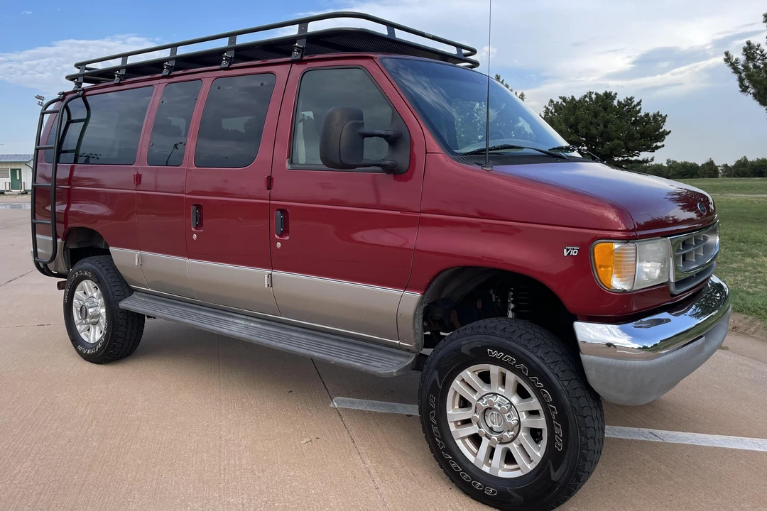 2001 Ford Econoline Van - Image 3 of 31