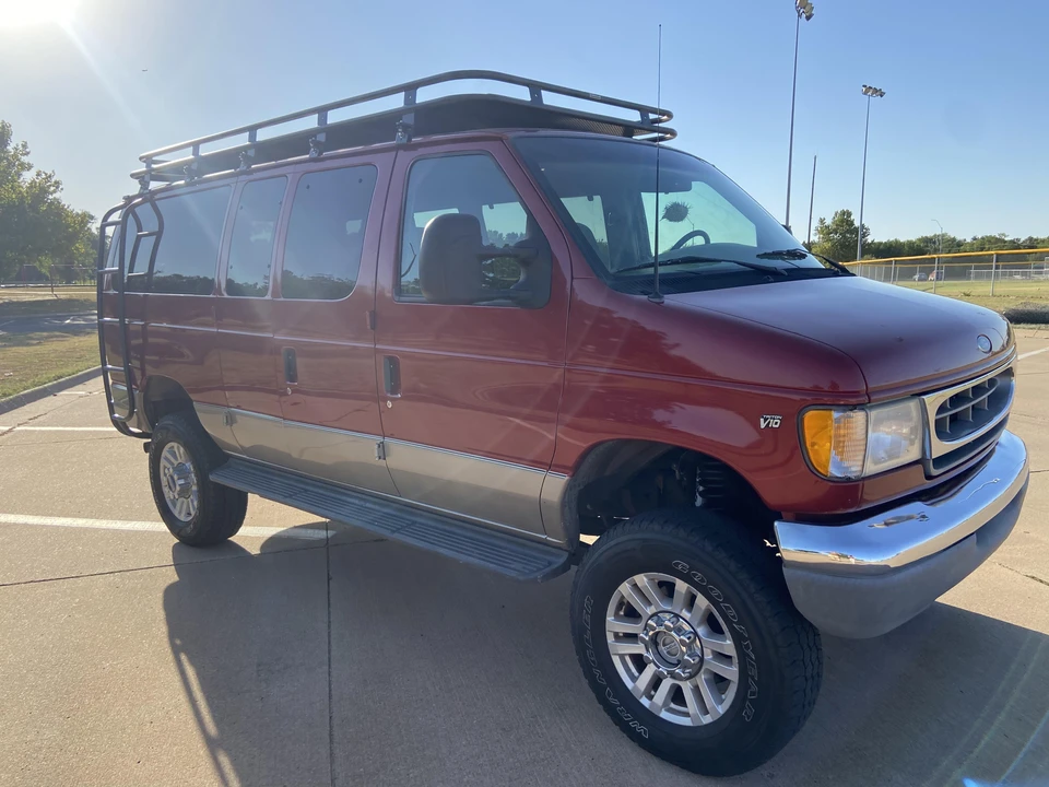 2001 Ford Econoline Van - Image 17 of 31