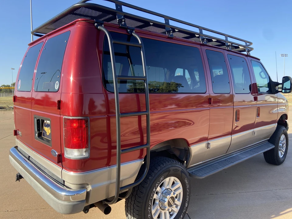 2001 Ford Econoline Van - Image 13 of 31