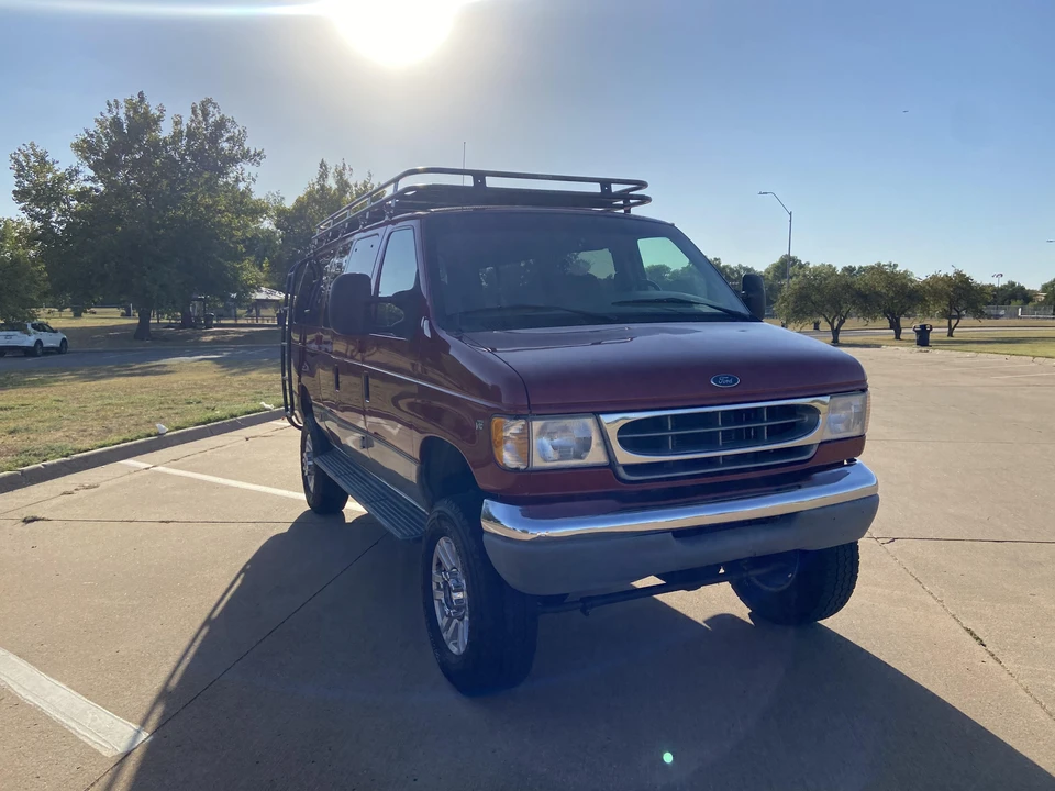 2001 Ford Econoline Van - Image 18 of 31
