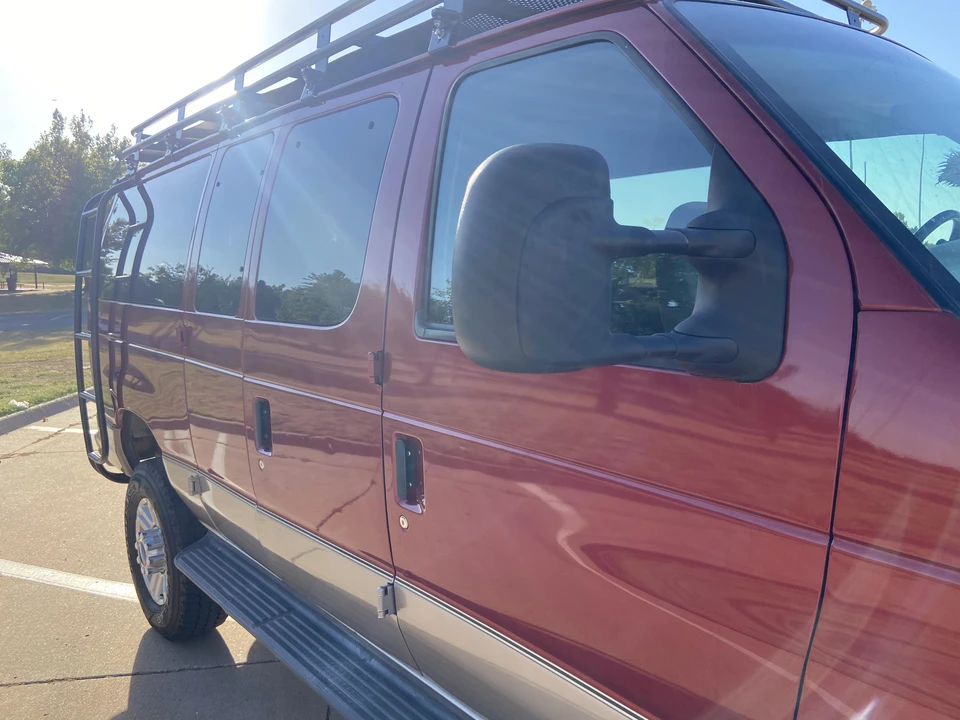 2001 Ford Econoline Van - Image 20 of 31