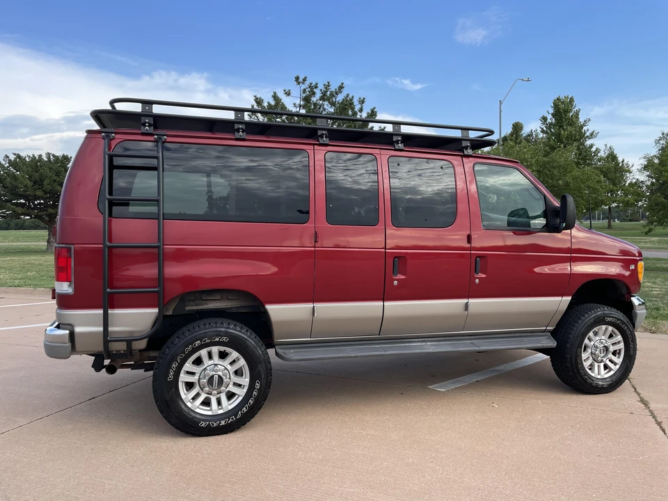 2001 Ford Econoline Van - Image 14 of 31