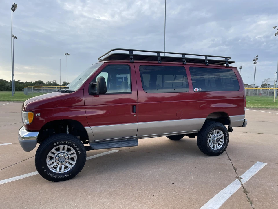 2001 Ford Econoline Van - Image 8 of 31