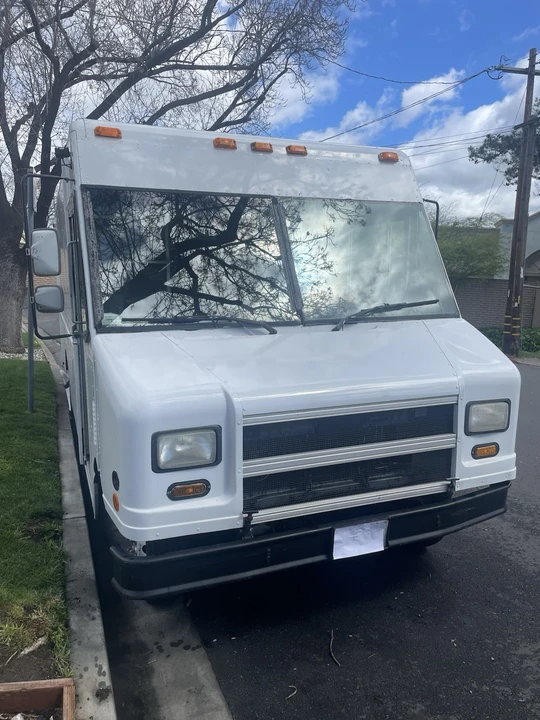 2001 Ford Econoline Van - Image 2 of 19