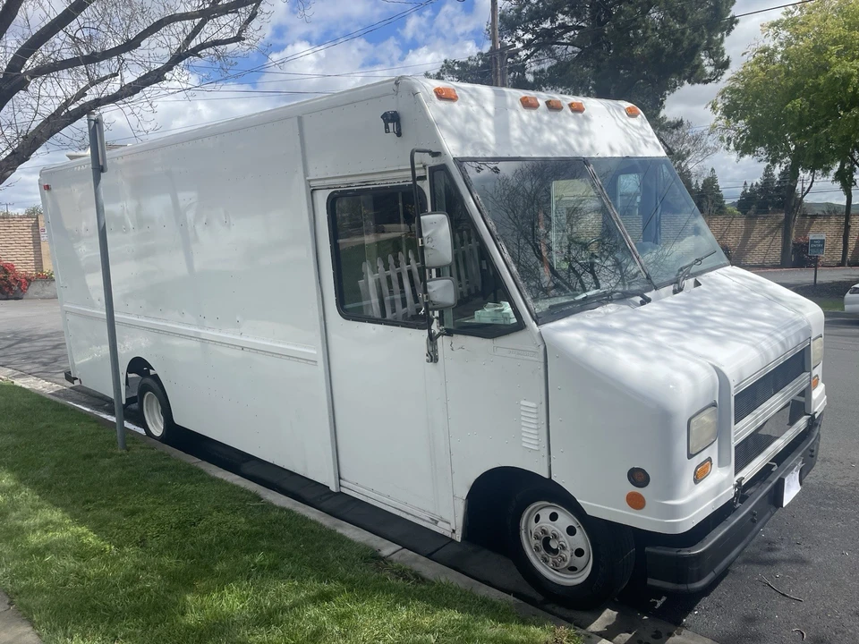 2001 Ford Econoline Van - Image 3 of 19