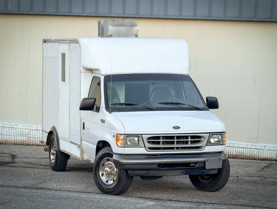 2001 Ford Econoline Van - Image 4 of 21