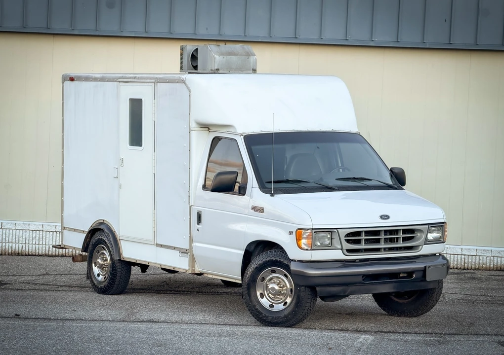 2001 Ford Econoline Van - Image 5 of 21