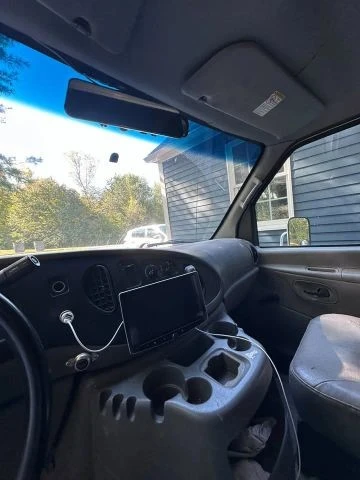 2001 Ford Econoline Van - Image 6 of 8