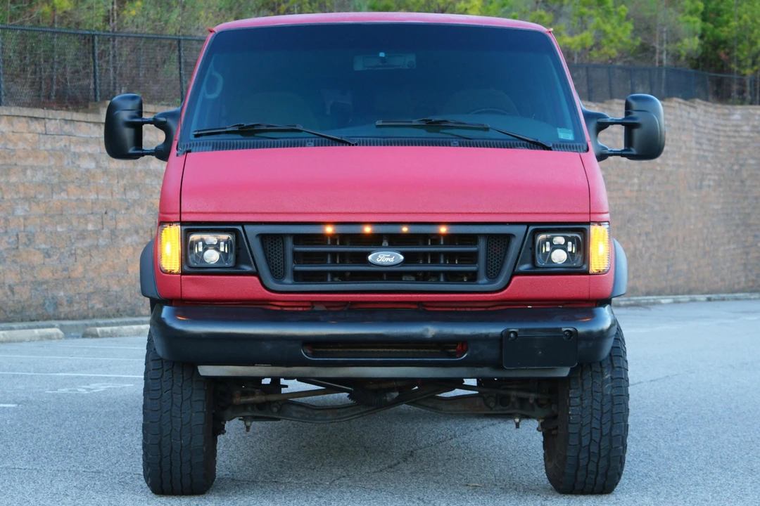 2001 Ford Econoline Van - Image 2 of 5