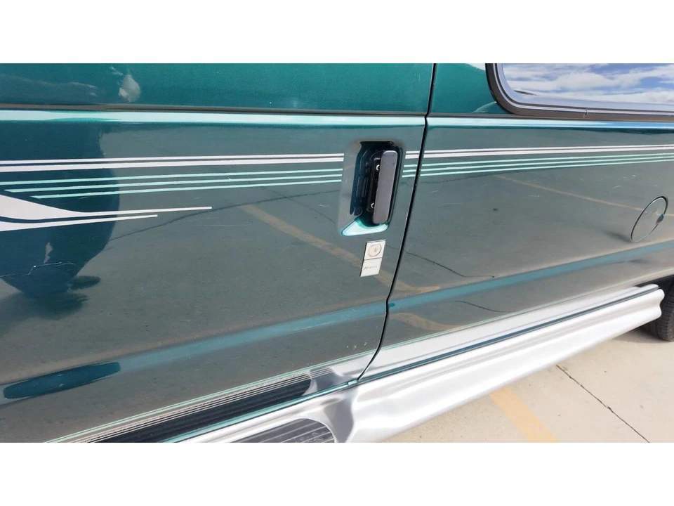 2001 Ford Econoline Van - Image 14 of 31