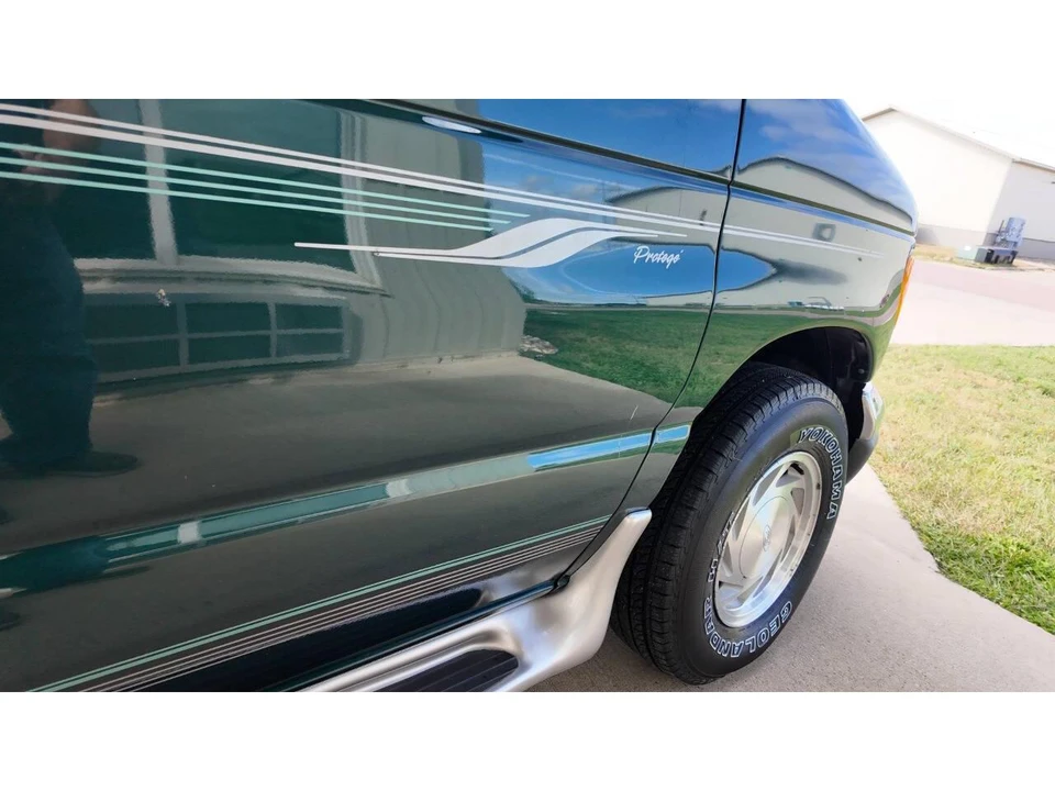 2001 Ford Econoline Van - Image 22 of 31